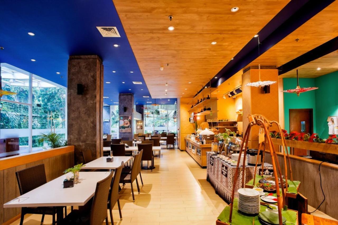 Deka Hotel Surabaya Hr Muhammad Экстерьер фото