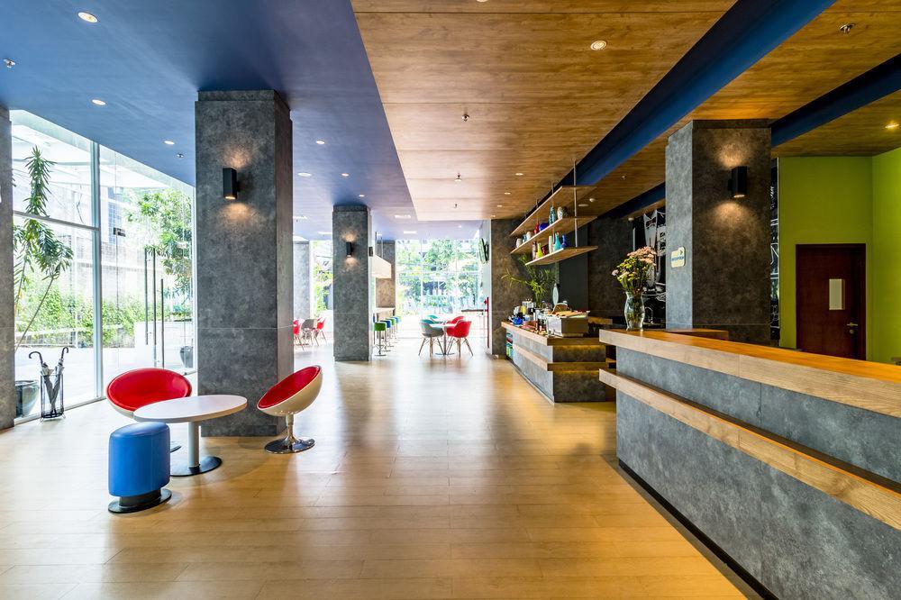 Deka Hotel Surabaya Hr Muhammad Экстерьер фото