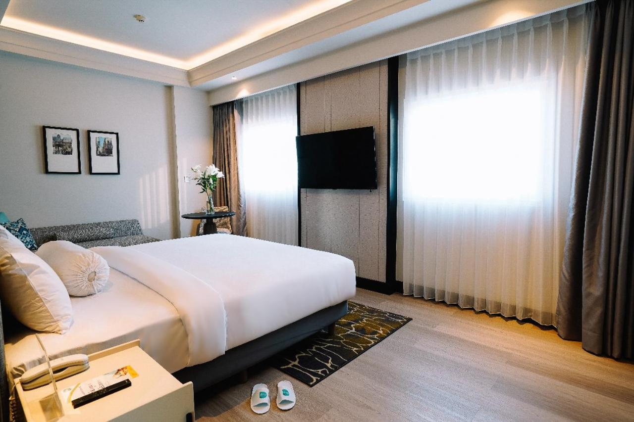 Deka Hotel Surabaya Hr Muhammad Номер фото