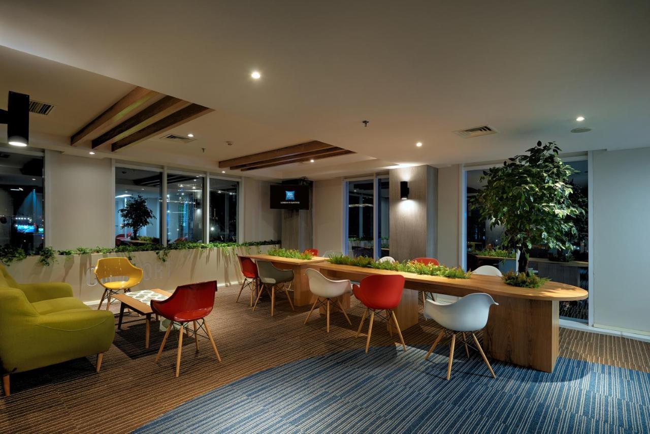 Deka Hotel Surabaya Hr Muhammad Экстерьер фото