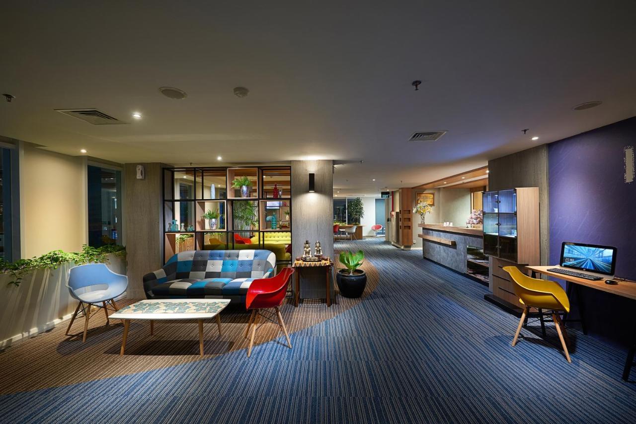 Deka Hotel Surabaya Hr Muhammad Экстерьер фото